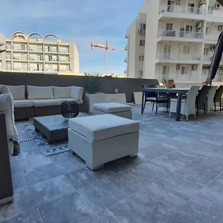 Qawra Deluxe Apartment