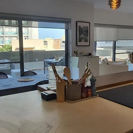 Qawra Deluxe Apartment