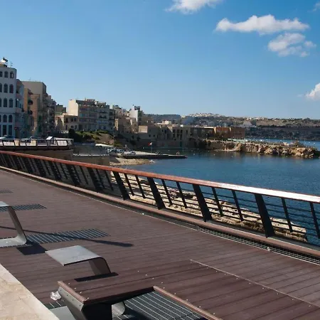 Qawra Deluxe Appartement *