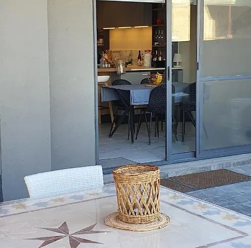 Qawra Deluxe * St. Paul's Bay